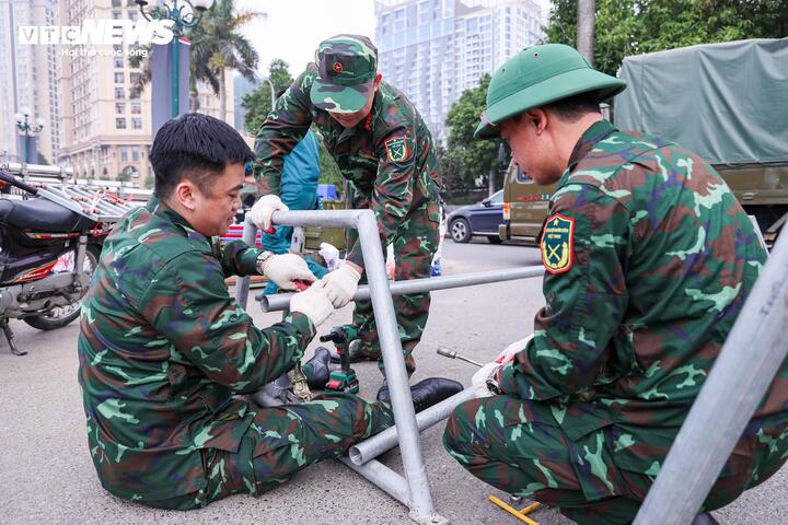 To&agrave;n cảnh trận địa ph&aacute;o hoa ở H&agrave; Nội ch&agrave;o mừng năm mới B&iacute;nh Ngọ 2026 - Ảnh 3.