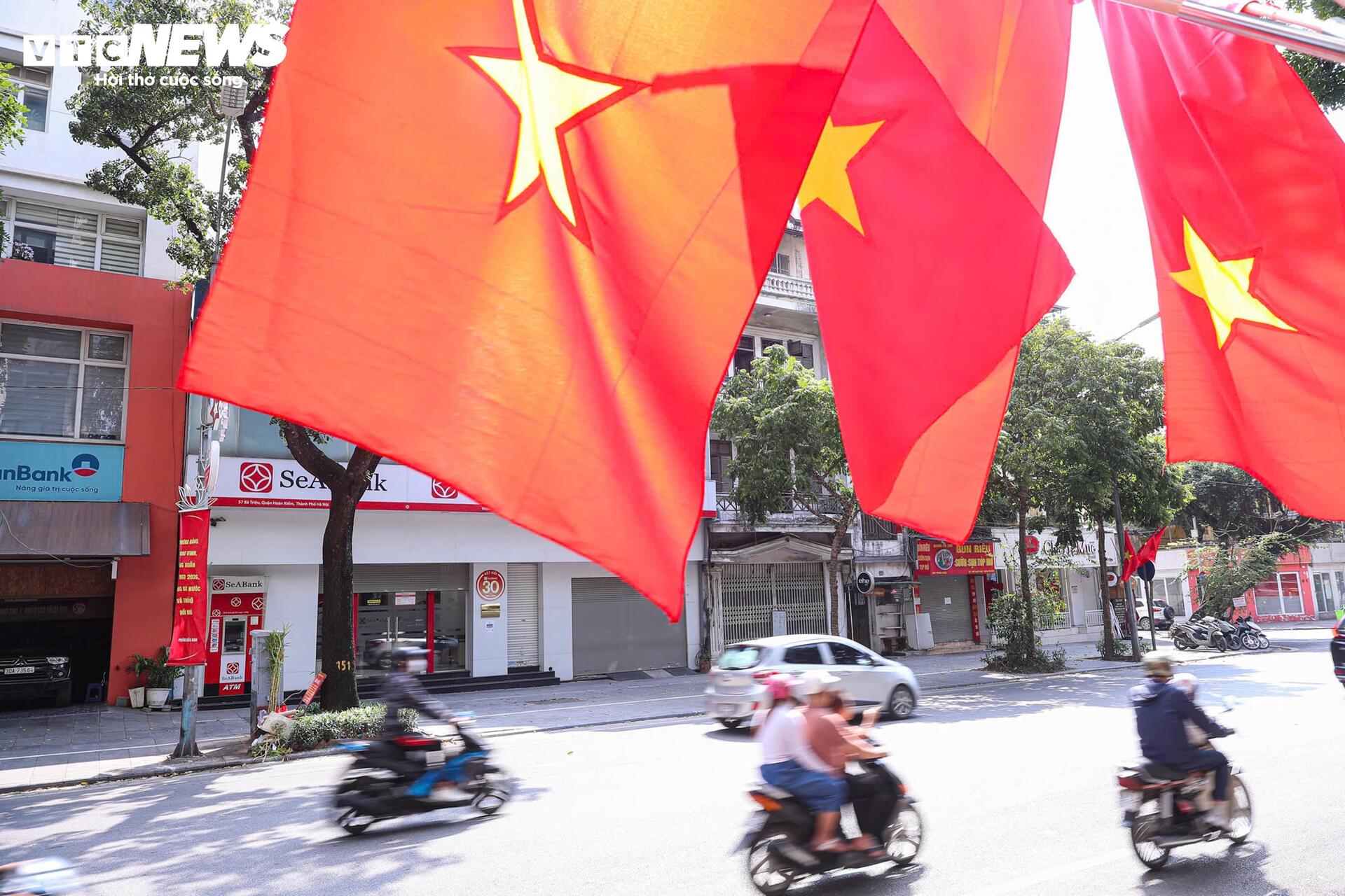 H&agrave; Nội th&ocirc;ng tho&aacute;ng, y&ecirc;n b&igrave;nh ng&agrave;y 29 Tết - Ảnh 4.