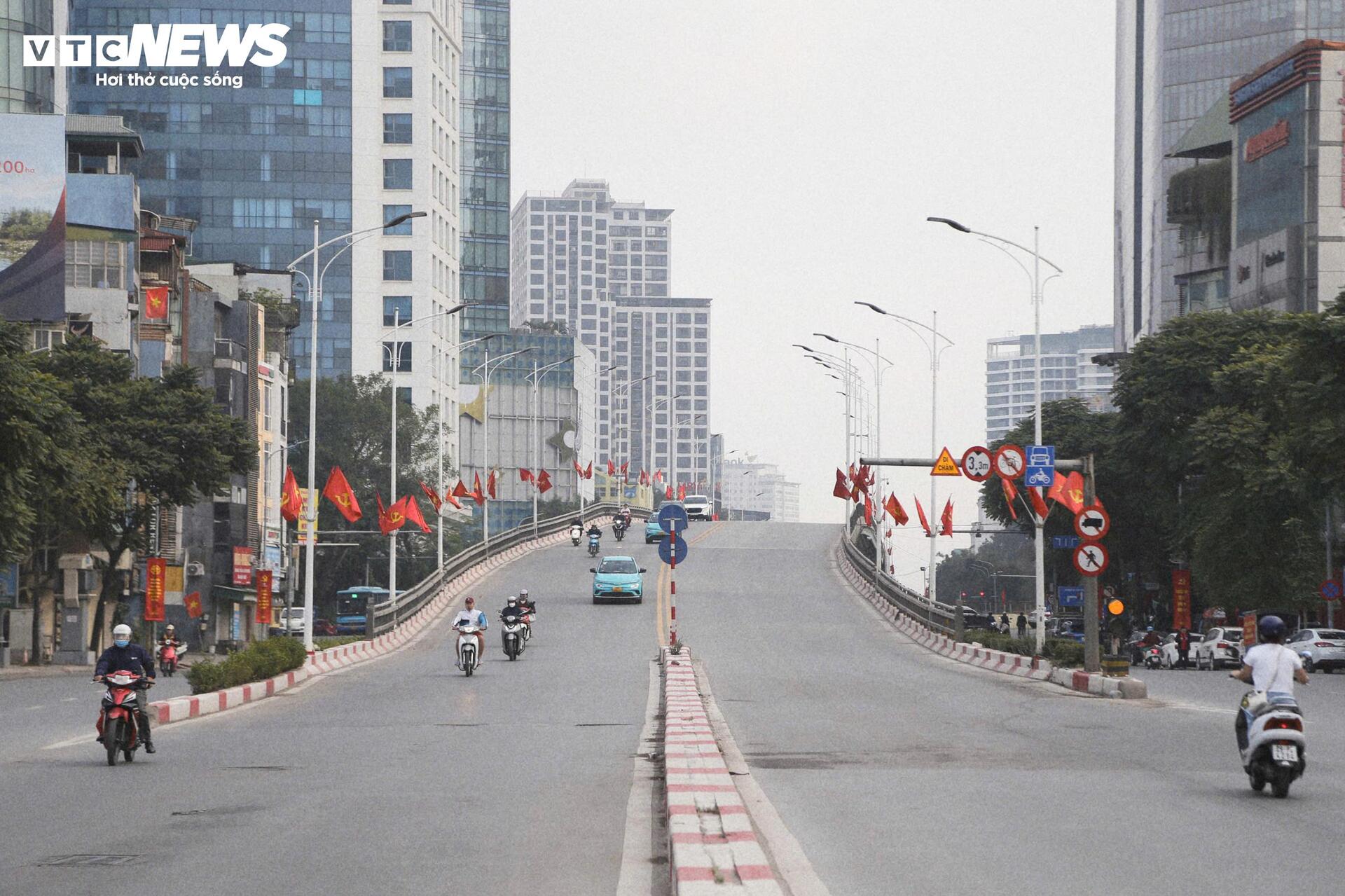 H&agrave; Nội th&ocirc;ng tho&aacute;ng, y&ecirc;n b&igrave;nh ng&agrave;y 29 Tết - Ảnh 1.