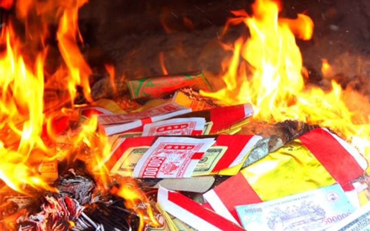 Từ m&ugrave;ng 3 Tết B&iacute;nh Ngọ 2026: L&agrave;m lễ h&oacute;a v&agrave;ng v&agrave;o giờ n&agrave;o để tr&aacute;nh hao t&agrave;i, đ&oacute;n vận may?