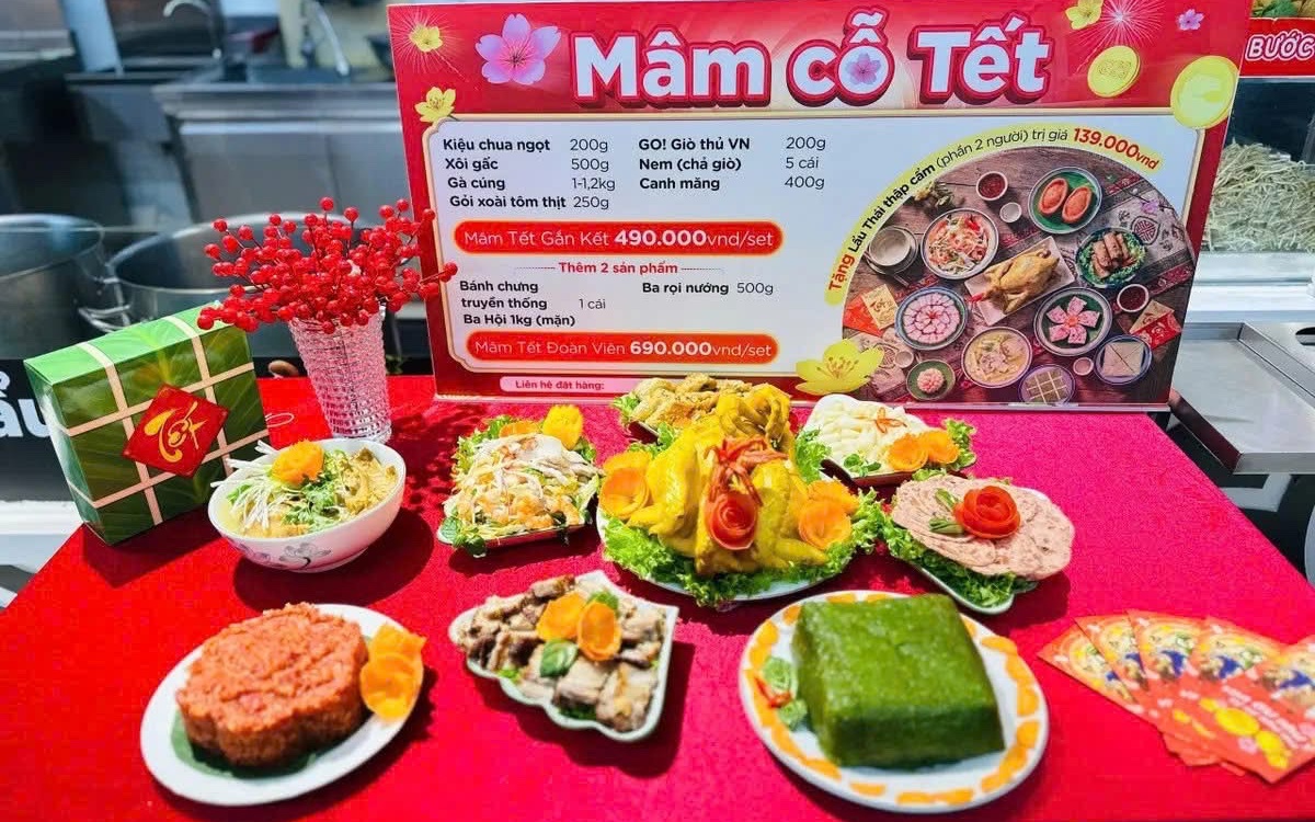 M&acirc;m cỗ c&uacute;ng Tết đắt kh&aacute;ch đặt h&agrave;ng dịp đầu năm 2026