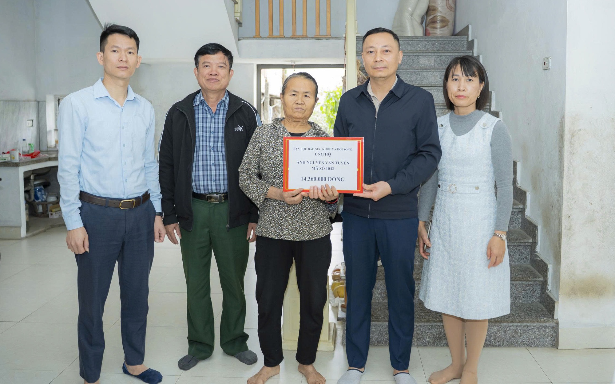 Vòng tay nhân ái: Hơn 15 triệu đồng hỗ trợ bác sĩ trẻ mắc suy thận - Ảnh 2. Vòng tay nhân ái: Hơn 15 triệu đồng hỗ trợ bác sĩ trẻ mắc suy thận - Ảnh 2.
