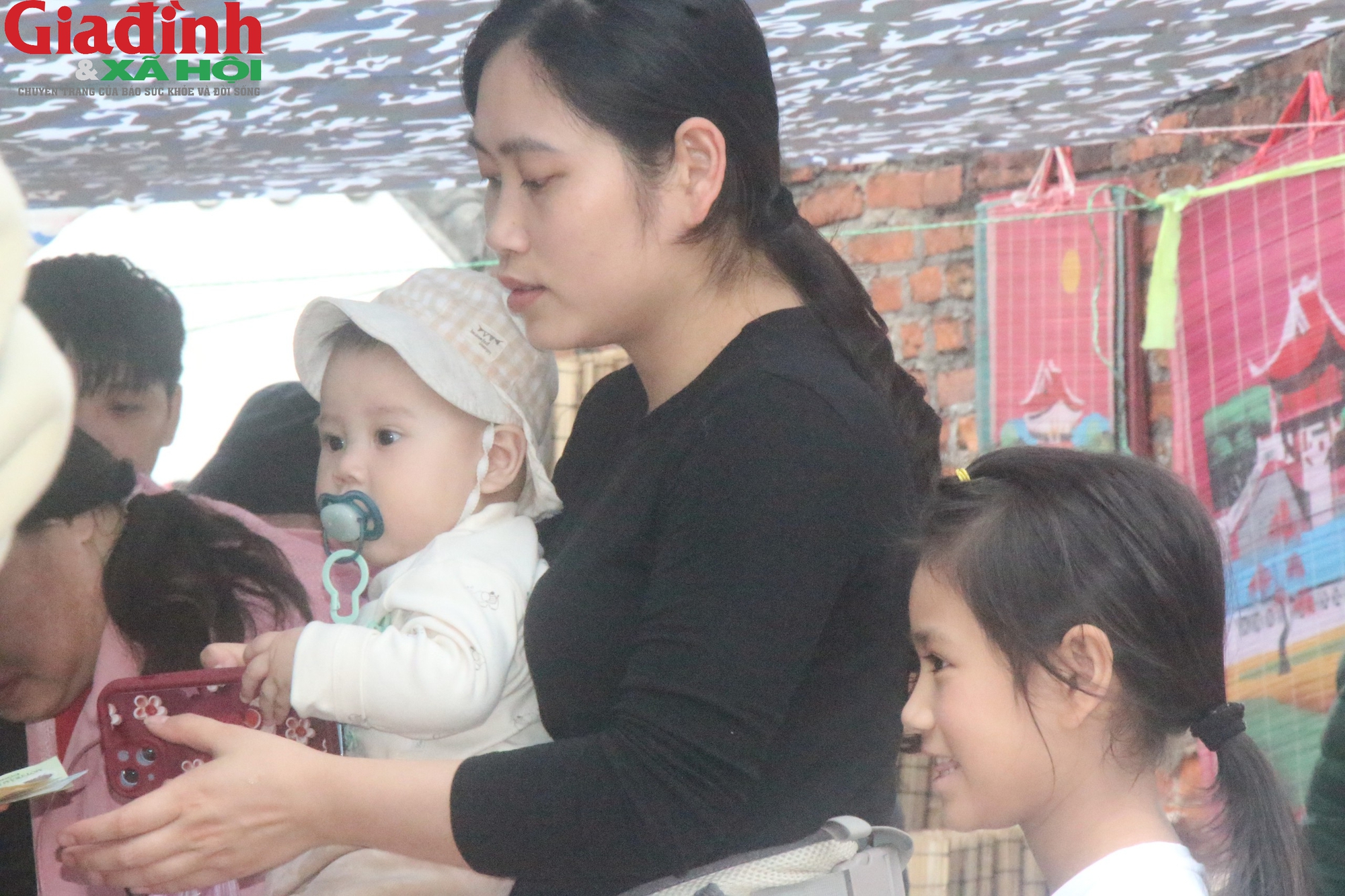 Chợ Vé cuối năm - Nơi lưu giữ những hoài niệm tìm về ký ức xưa - Ảnh 19. Chợ Vé cuối năm - Nơi lưu giữ những hoài niệm tìm về ký ức xưa - Ảnh 19.