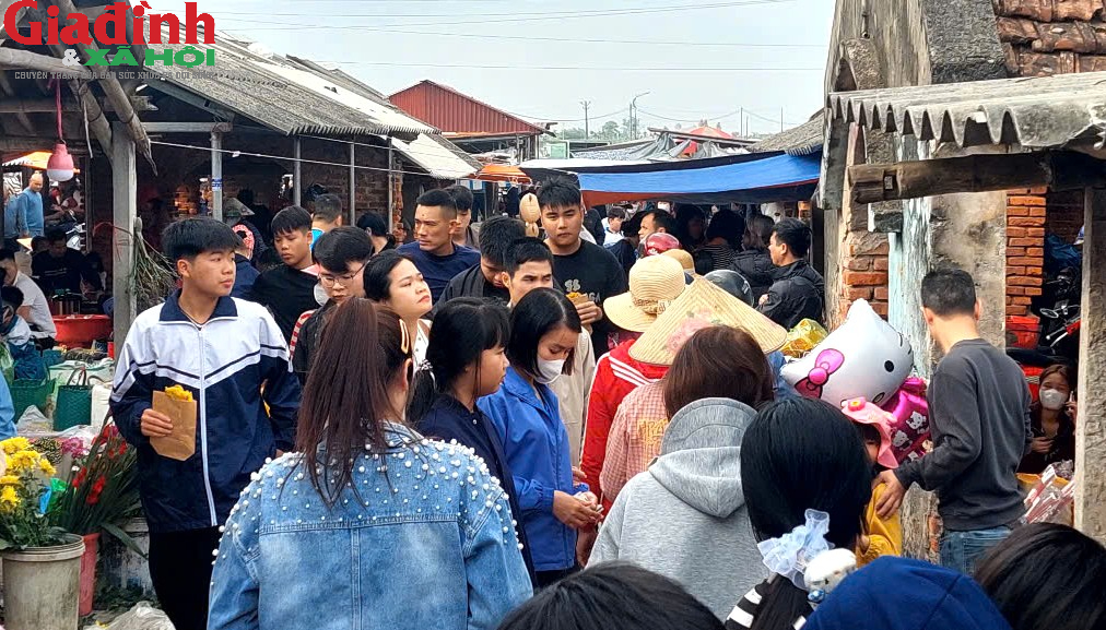 Chợ Vé cuối năm - Nơi lưu giữ những hoài niệm về ký ức xưa - Ảnh 9. Chợ Vé cuối năm - Nơi lưu giữ những hoài niệm về ký ức xưa - Ảnh 9.