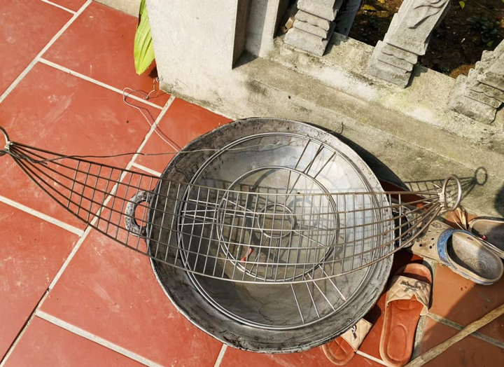 Về Hưng Y&ecirc;n tận thấy cỗ khao l&atilde;o với c&aacute; ch&eacute;p nằm v&otilde;ng chế biến suốt 10 tiếng - Ảnh 2.