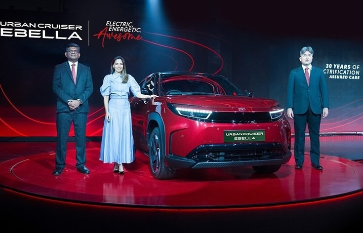 SUV hạng B gi&aacute; 520 triệu đồng của Toyota thiết kế mạnh mẽ, trang bị 7 t&uacute;i kh&iacute; c&ugrave;ng g&oacute;i hỗ trợ l&aacute;i s&aacute;nh ngang Toyota Corolla Cross, rẻ chỉ ngang xe hạng A chắc chắn g&acirc;y sốt nếu về Việt Nam - Ảnh 2.