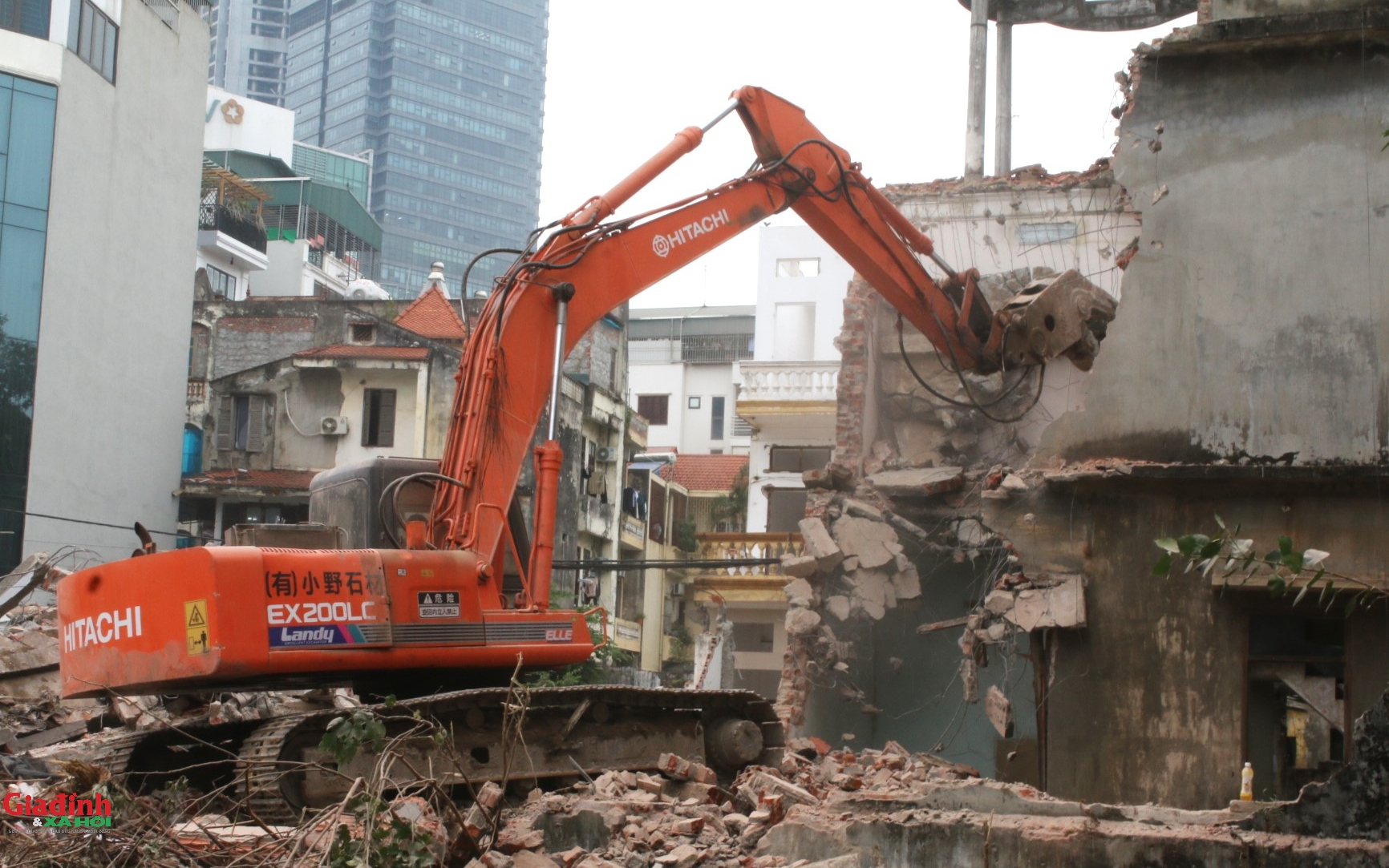 H&agrave; Nội: Người d&acirc;n hối hả dỡ nh&agrave;, giao đất thực hiện GPMB dự &aacute;n đường V&agrave;nh đai 2,5