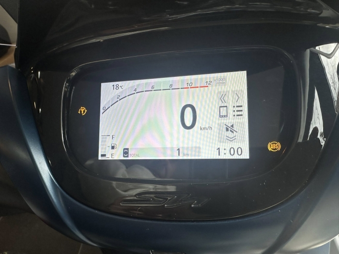 Trải nghiệm Honda SH 2026 gi&aacute; 109 triệu đồng đẹp sang trọng, thiết kế cực chất, c&oacute; phanh ABS liệu đ&aacute;ng tiền? - Ảnh 5.