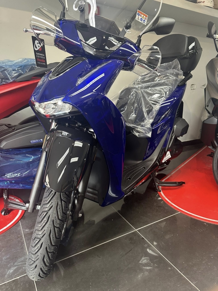 Trải nghiệm Honda SH 2026 gi&aacute; 109 triệu đồng đẹp sang trọng, thiết kế cực chất, c&oacute; phanh ABS liệu đ&aacute;ng tiền? - Ảnh 2.