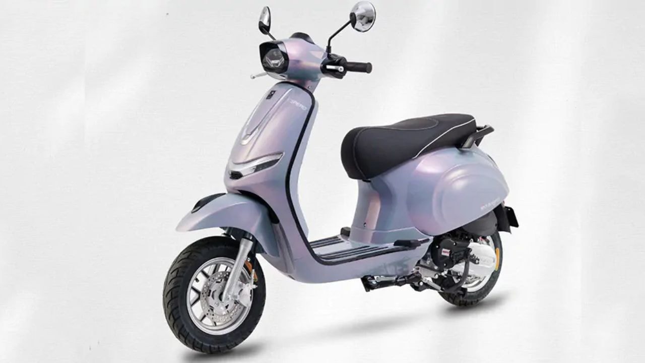 Trải nghiệm xe máy điện giá 18,9 triệu đồng ở Việt Nam đẹp long lanh, pin siêu khỏe, đi xa 100km/lần sạc, rẻ hơn Vision, chỉ như xe số Wave Alpha - Ảnh 2. Trải nghiệm xe máy điện giá 18,9 triệu đồng ở Việt Nam đẹp long lanh, pin siêu khỏe, đi xa 100km/lần sạc, rẻ hơn Vision, chỉ như xe số Wave Alpha - Ảnh 2.