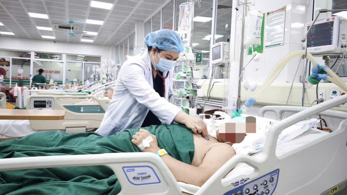 Bữa Cơm Tất Niên Ấm Áp: Người Lành Và Những Bác Sĩ Không Nhớ Nổi Mừng Mấy Tết