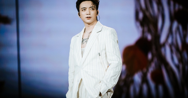 Soobin: Mẫu hình nghệ sĩ biết đi đường dài trong làng nhạc Việt