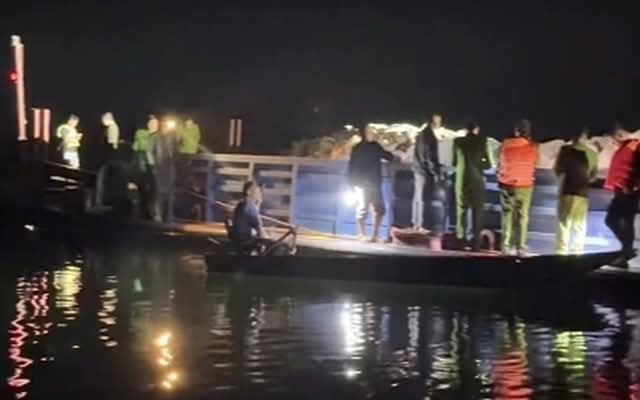 Thông Tin Mới Vụ Chìm Tàu Ở Hồ Thác Bà: 2 Người Mất Tích, Lực Lượng Tìm Kiếm Khẩn Trương