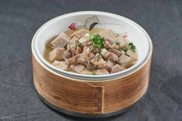 Sau Tết ngấy thịt c&aacute;, h&atilde;y thay cơm bằng loại củ d&acirc;n d&atilde; n&agrave;y: &Iacute;t calo m&agrave; no l&acirc;u, c&ograve;n tốt cho răng v&agrave; miễn dịch - Ảnh 2.