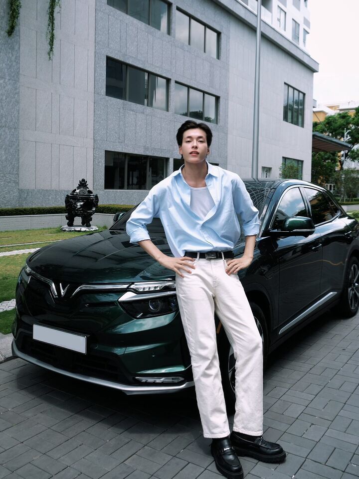 Điều &iacute;t biết về mỹ nam cao 1m92 đ&oacute;ng ch&iacute;nh phim đang dẫn đầu ph&ograve;ng v&eacute; Việt - Ảnh 7.