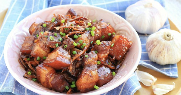 Thịt ba chỉ kho củ cải trắng: Món ngon thơm phức, cầu mong tài lộc sức khỏe