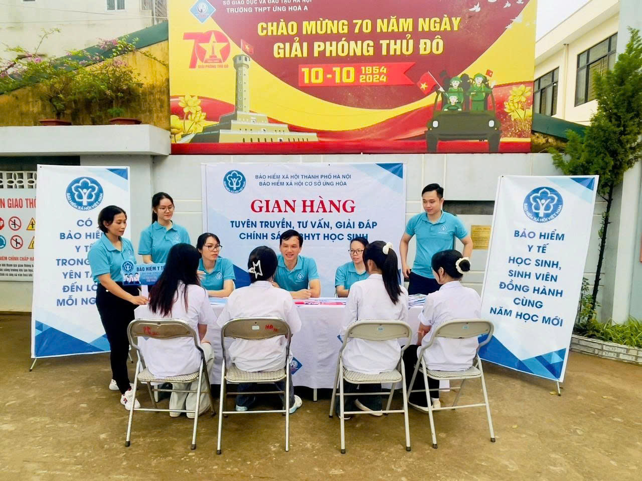 Giảm gánh nặng chi phí khám chữa bệnh, người dân đến gần hơn với cuộc sống an lành, đáng mơ ước - Ảnh 2. Giảm gánh nặng chi phí khám chữa bệnh, người dân đến gần hơn với cuộc sống an lành, đáng mơ ước - Ảnh 2.