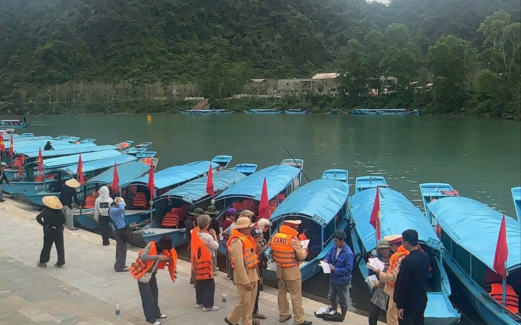 Quảng Trị Tăng Cường Kiểm Soát Phương Tiện Thủy Nội Địa, Đảm Bảo An Toàn Giao Thông