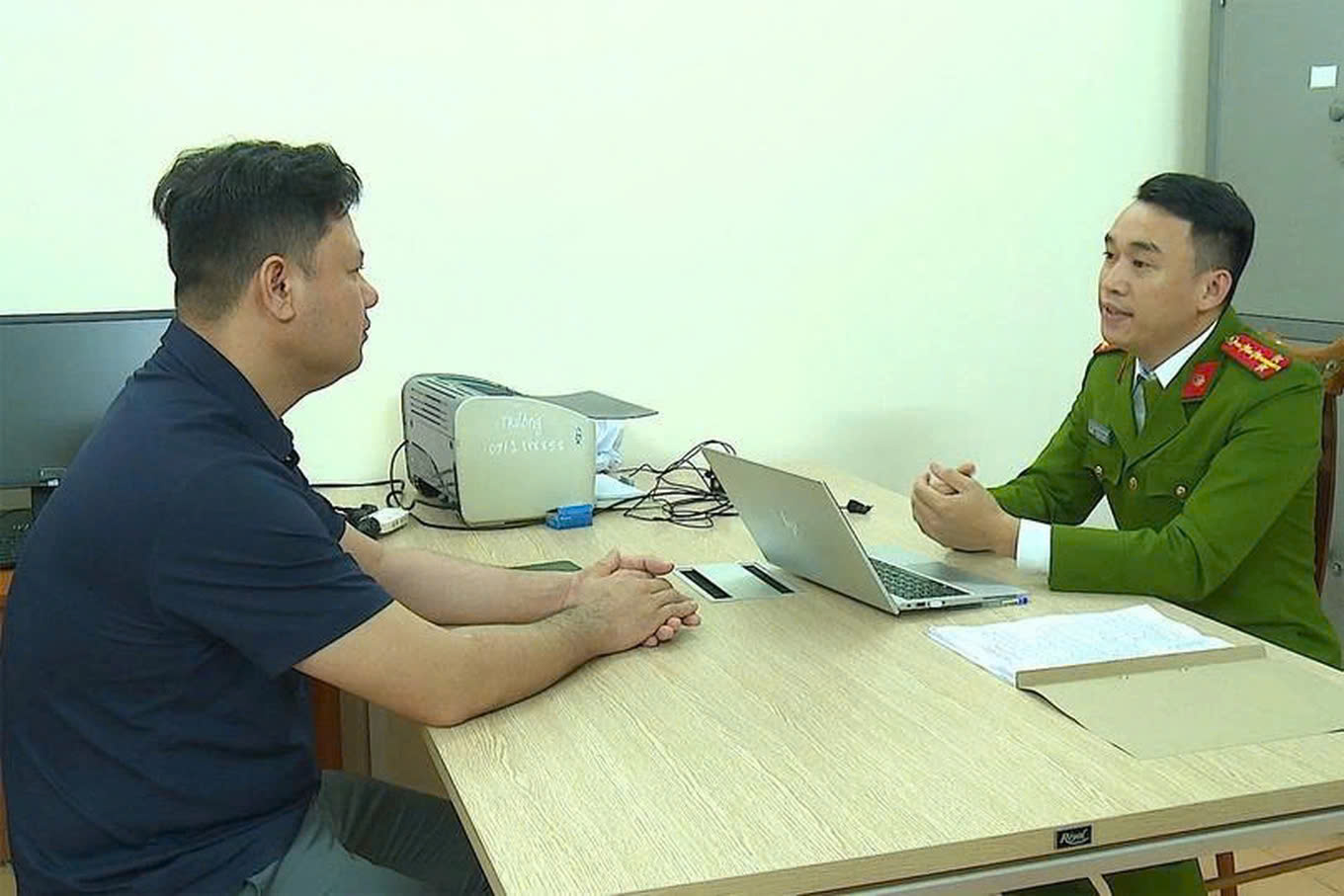 Khởi tố người đ&agrave;n &ocirc;ng điều th&ecirc;m &ocirc; t&ocirc; chặn xe ng&agrave;y m&ugrave;ng 2 Tết- Ảnh 1.