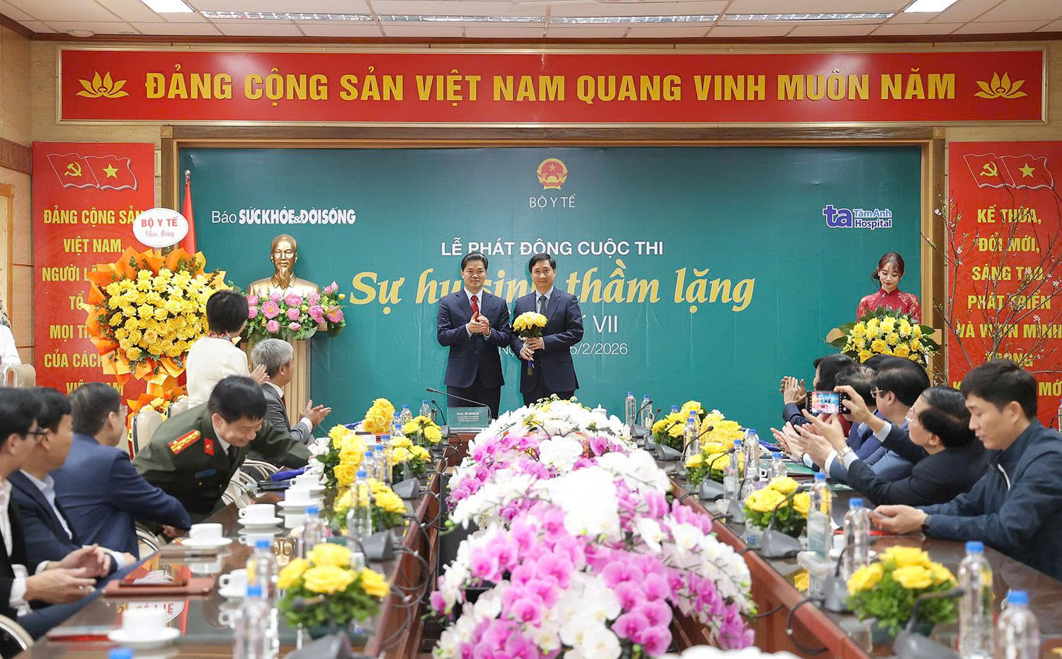 Thứ trưởng Thường trực Vũ Mạnh H&agrave;: Cuộc thi &ldquo;Sự hy sinh thầm lặng&rdquo; lan toả tinh thần tr&aacute;ch nhiệm, sự tận tụy, l&ograve;ng nh&acirc;n &aacute;i v&agrave; y đức- Ảnh 3.