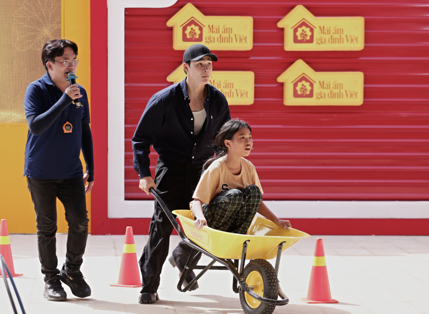 H&agrave;nh tr&igrave;nh nh&acirc;n &aacute;i của ' M&aacute;i ấm gia đ&igrave;nh Việt ' tại Duy&ecirc;n hải Nam Trung Bộ 2026 - Ảnh 1.