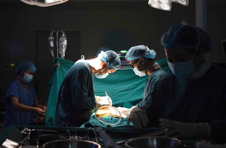 Cuộc gọi của bệnh nh&acirc;n cũ đ&uacute;ng dịp 27/2 khiến &ecirc; k&iacute;p b&aacute;c sĩ 'lặng đi v&agrave;i gi&acirc;y' - Ảnh 1.