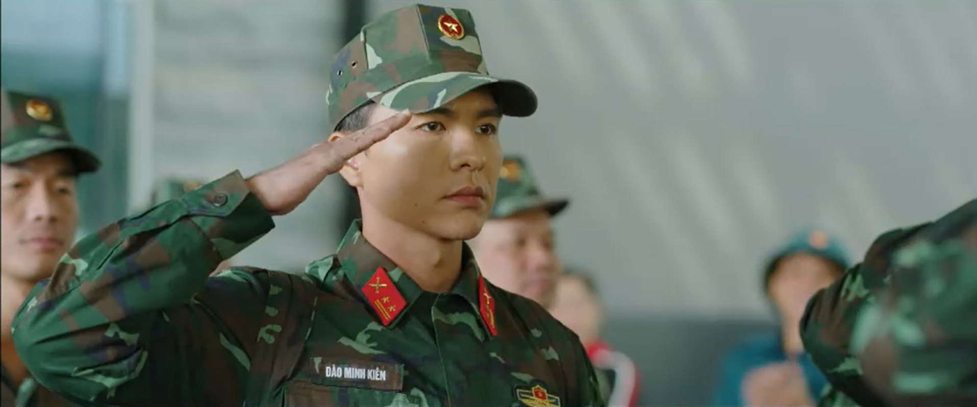 Kh&ocirc;ng giới hạn - Tập 1: X&uacute;c động gi&acirc;y ph&uacute;t bộ đội Việt Nam giải cứu nạn nh&acirc;n khỏi đống đổ n&aacute;t - Ảnh 7.