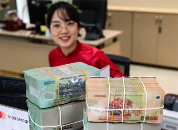 Nh&acirc;n vi&ecirc;n ng&acirc;n h&agrave;ng l&acirc;u năm tiết lộ v&igrave; sao đ&acirc;y ch&iacute;nh l&agrave; thời điểm gửi tiết kiệm lợi đơn lợi k&eacute;p - Ảnh 2.