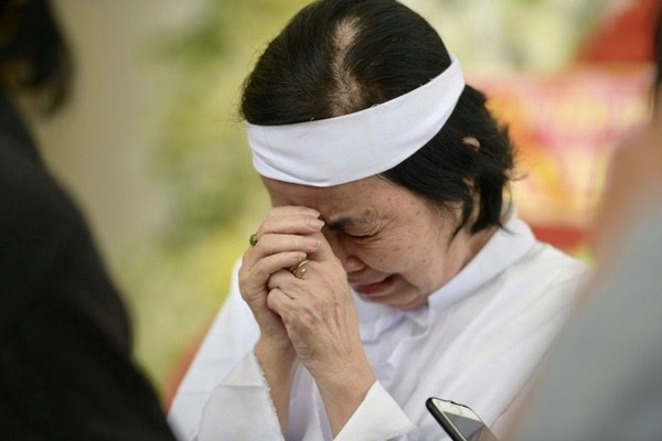 Những ai phải đeo khăn tang khi người th&acirc;n mất? - Ảnh 3.