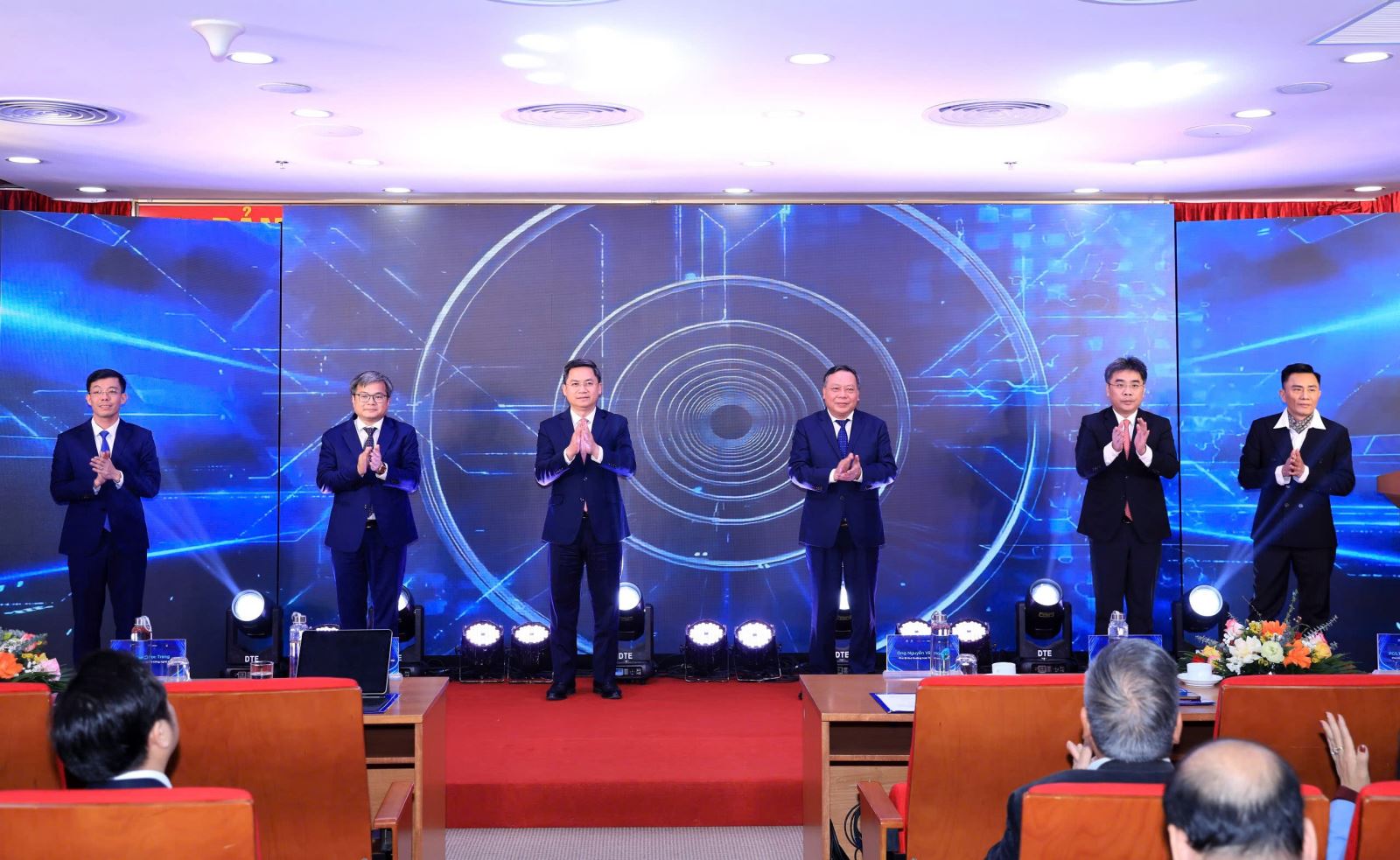 H&agrave; Nội ra mắt chợ chuyển đổi số v&agrave; s&agrave;n giao dịch c&ocirc;ng nghệ- Ảnh 1.