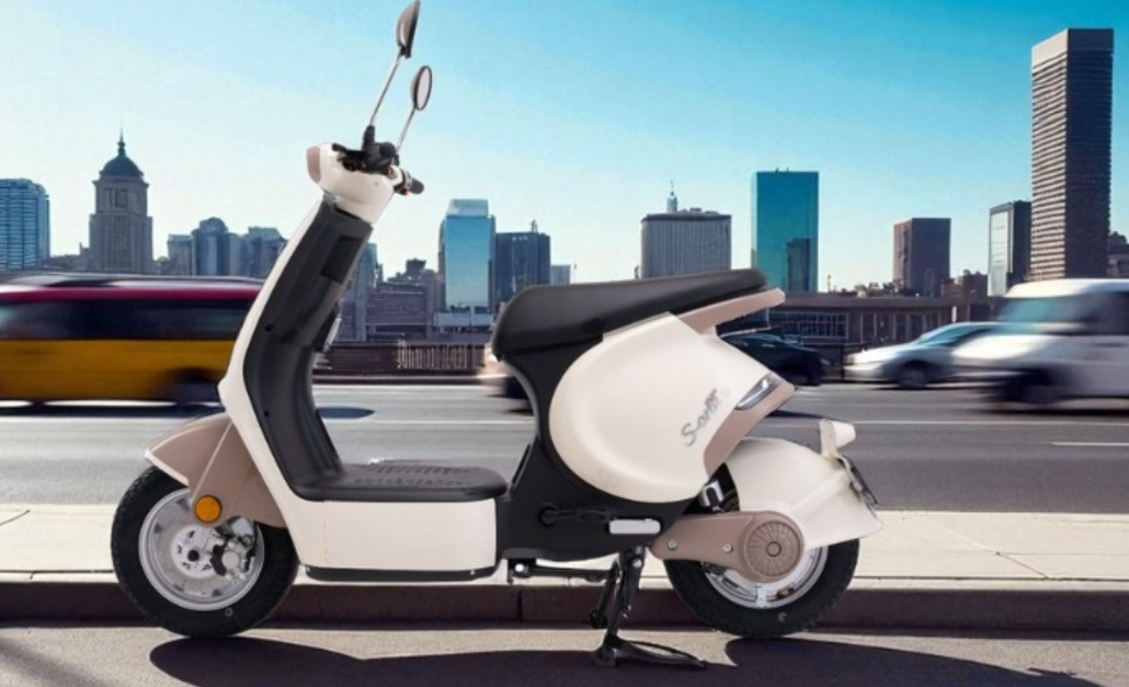 Xe m&aacute;y điện gi&aacute; 19,2 triệu đồng ở Việt Nam thiết kế đẹp mắt, động cơ tiết kiệm điện, trọng tải lớn, đi 90km/lần sạc, rẻ hơn Vision, chỉ như xe số Wave Alpha - Ảnh 5.