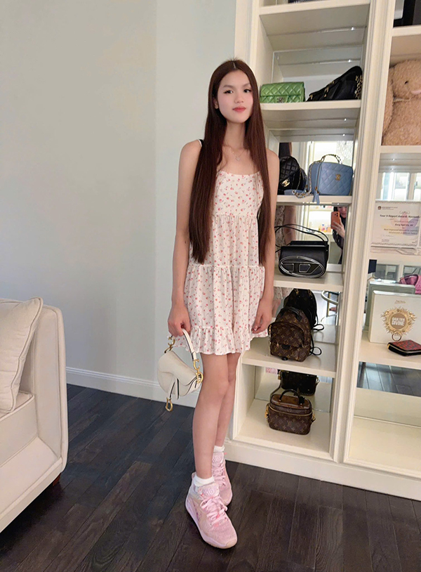 Con g&aacute;i Hoa hậu Phương L&ecirc; 14 c&oacute; chiều cao 1m7 - Ảnh 3.