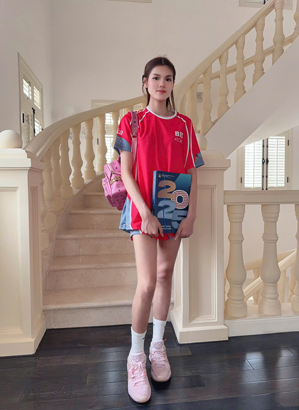 Con g&aacute;i Hoa hậu Phương L&ecirc; 14 c&oacute; chiều cao 1m7 - Ảnh 6.