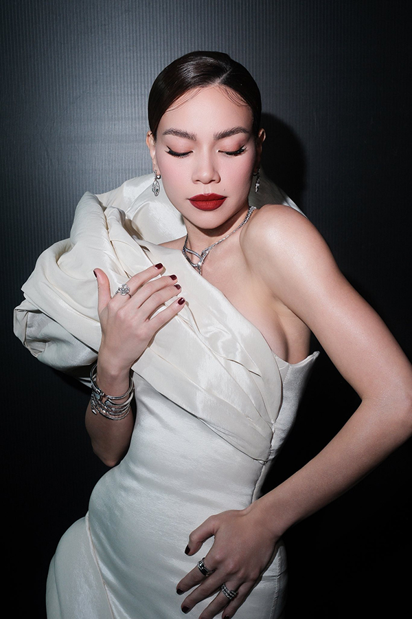 Cận cảnh Hồ Ngọc H&agrave; 'độ' body đ&oacute;n Tết B&iacute;nh Ngọ với lịch tr&igrave;nh tập luyện v&agrave; ăn uống  - Ảnh 5.