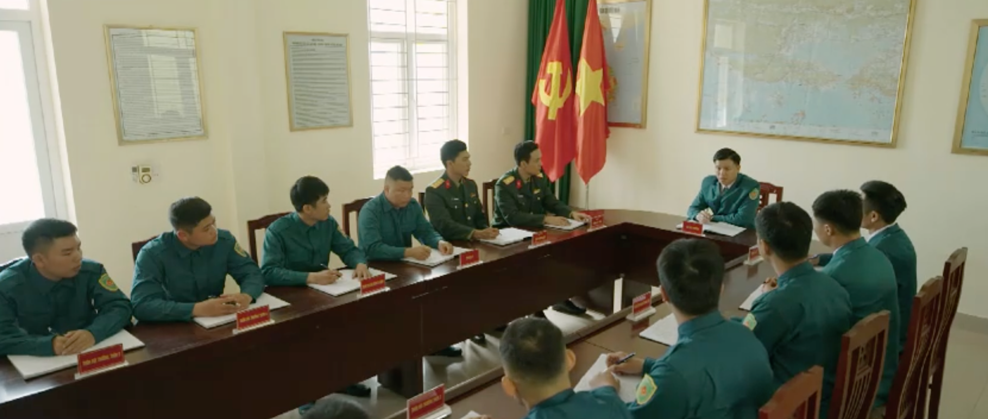 Kh&ocirc;ng giới hạn - Tập 4: Lợi viết tường tr&igrave;nh sau vụ cứu hộ t&agrave;u du lịch bốc ch&aacute;y - Ảnh 4.