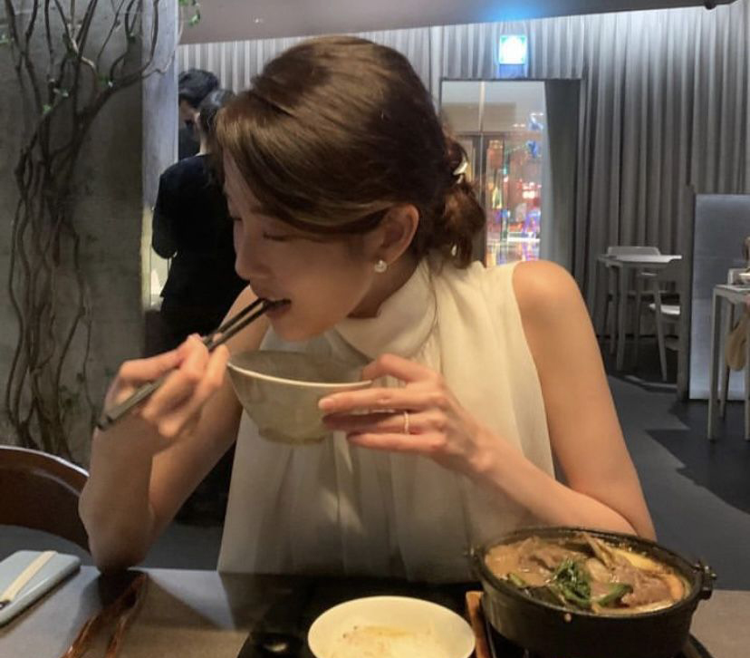 Tại sao phụ nữ sau 40 tuổi kh&oacute; giảm c&acirc;n? Rất c&oacute; thể bạn đang m&ecirc; 4 m&oacute;n kh&ocirc;ng dầu mỡ nhưng nhanh "b&eacute;o kh&ocirc;ng phanh" - Ảnh 1.