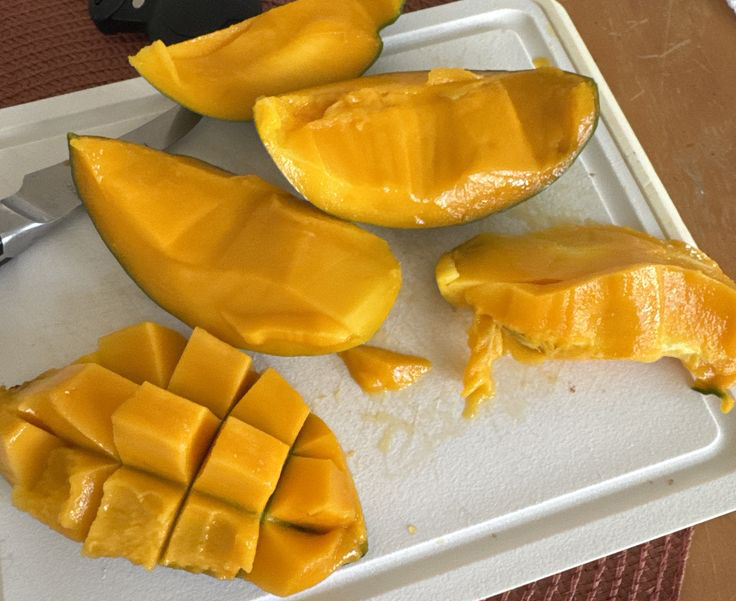 Tại sao phụ nữ sau 40 tuổi kh&oacute; giảm c&acirc;n? Rất c&oacute; thể bạn đang m&ecirc; 4 m&oacute;n kh&ocirc;ng dầu mỡ nhưng nhanh "b&eacute;o kh&ocirc;ng phanh" - Ảnh 2.