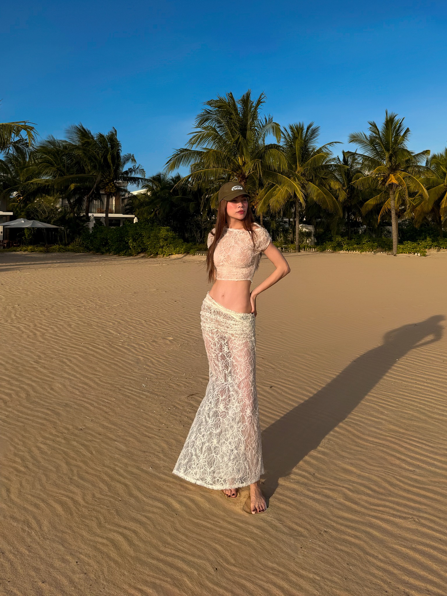 Hồ Ngọc H&agrave; v&agrave; c&aacute;ch giữ d&aacute;ng tuổi 40: Tối sữa hạt, ng&agrave;y yoga, siết 2 kg vẫn khỏe đẹp - Ảnh 1.