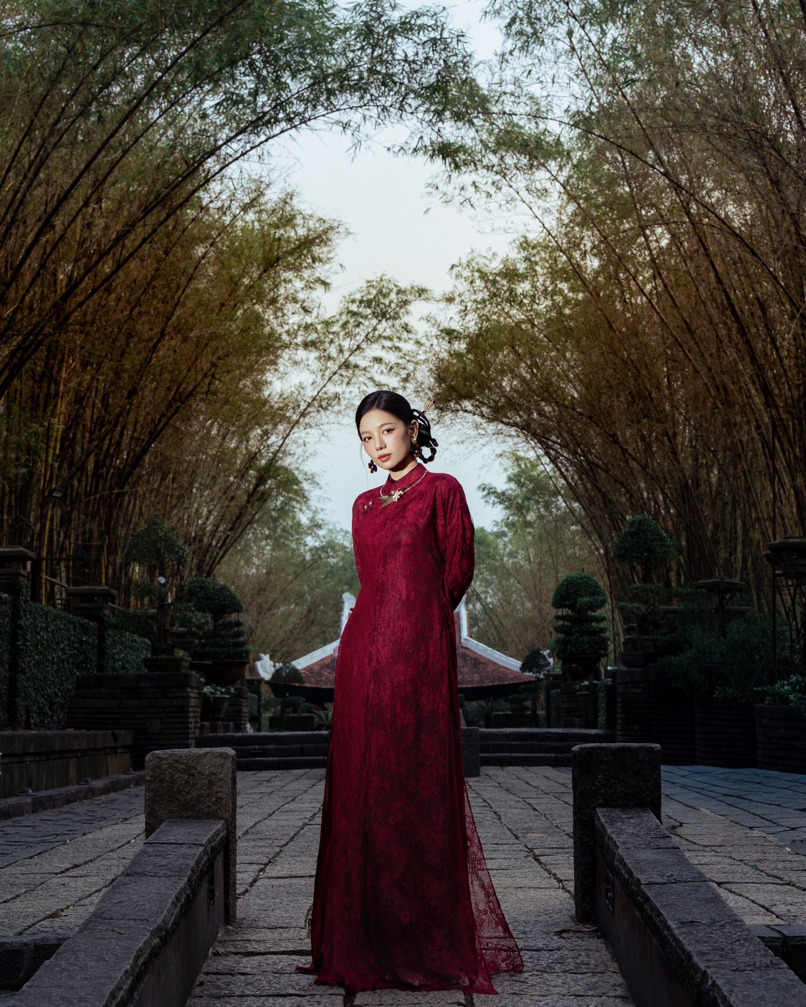 Nữ diễn vi&ecirc;n Mưa đỏ tỏa s&aacute;ng với &aacute;o d&agrave;i Tết truyền thống 2026 - Ảnh 6.