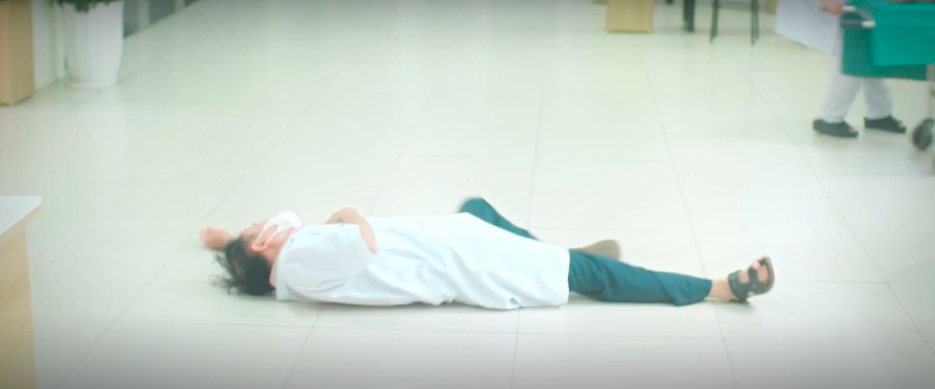 Đồng hồ đếm ngược - Tập 4: Th&agrave;nh c&oacute; si&ecirc;u năng lực sau khi tự tử bất th&agrave;nh- Ảnh 3.