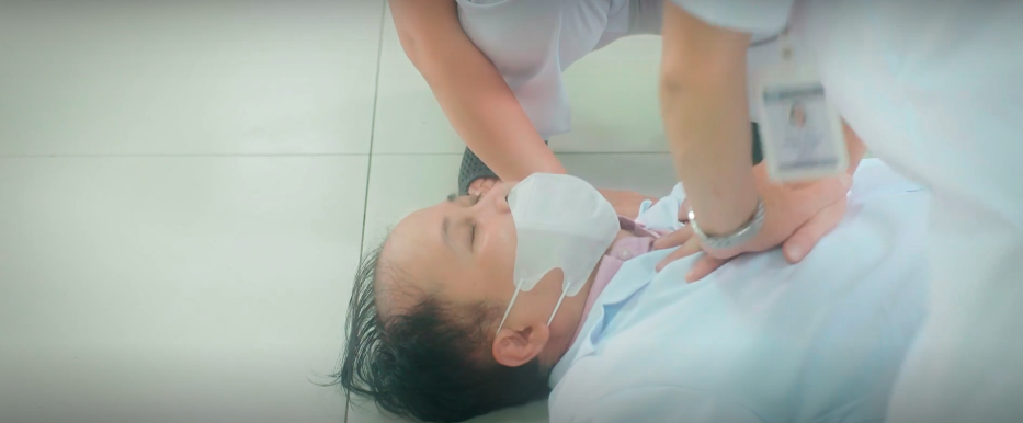 Đồng hồ đếm ngược - Tập 4: Th&agrave;nh c&oacute; si&ecirc;u năng lực sau khi tự tử bất th&agrave;nh- Ảnh 5.