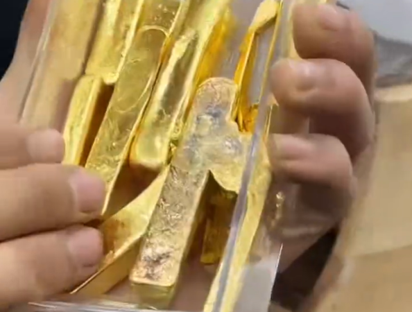 Chủ tiệm kim ho&agrave;n qu&eacute;t nh&agrave; thu được 1,7kg bột v&agrave;ng trị gi&aacute; gần 7 tỷ đồng trong một th&aacute;ng - Ảnh 1.