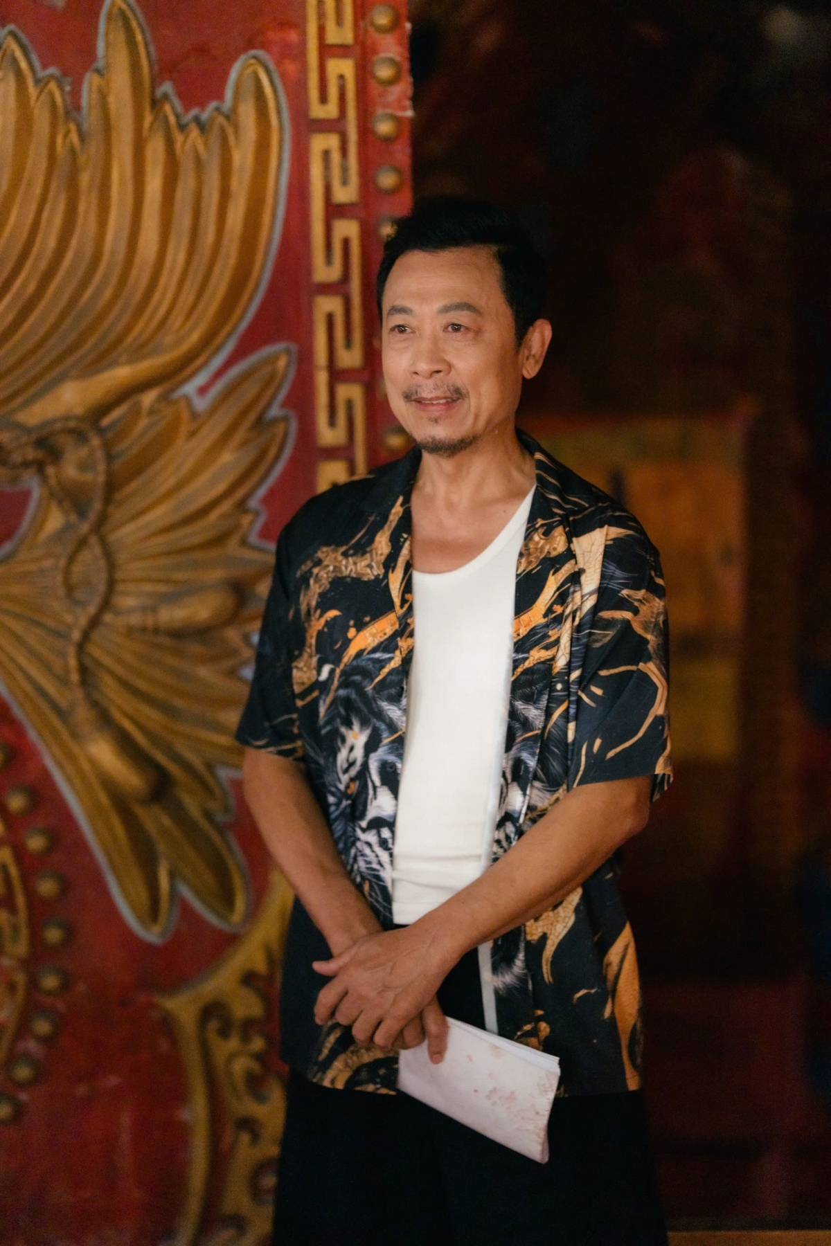 Ph&iacute;a sau quyết định trở lại Việt Nam đ&oacute;ng phim của danh h&agrave;i V&acirc;n Sơn - Ảnh 1.