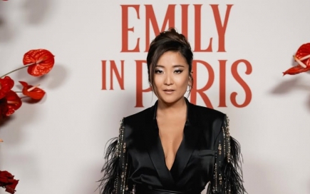 Khối tài sản khổng lồ của nữ diễn viên đa tài trong 'Emily in Paris'