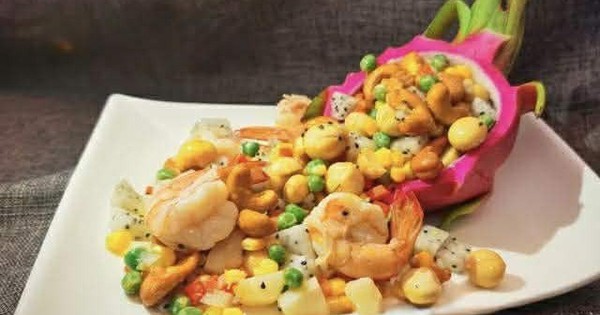 Độc lạ những vật phẩm được chọn mua lấy may đầu năm mới - Ảnh 1.