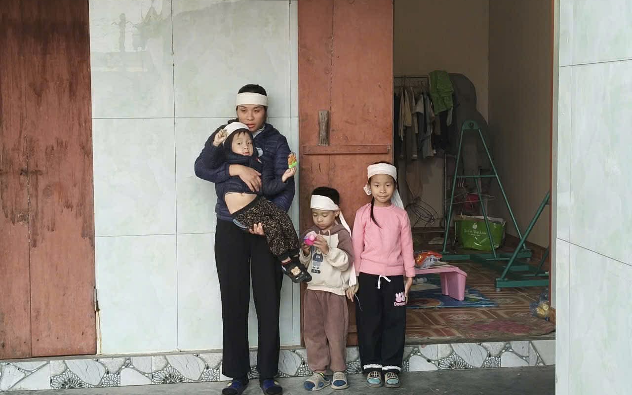 Ba đứa trẻ mồ côi ở Lạng Biên: Câu hỏi 'Tết bao giờ bố về?' khiến lòng người thắt lại