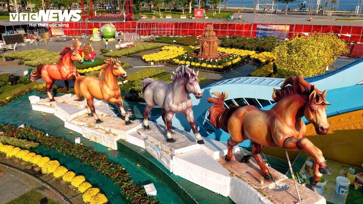 Ngắm linh vật ngựa đẹp, độc đ&aacute;o ở c&aacute;c tỉnh, th&agrave;nh dịp Tết B&iacute;nh Ngọ 2026 - Ảnh 6.