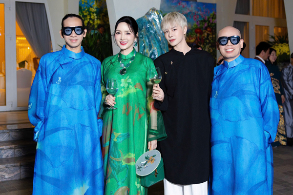 Kh&ocirc;ng kh&iacute; Tết rộn r&agrave;ng trong bữa tiệc tất ni&ecirc;n ở biệt thự 1000m2 của Gi&aacute;ng My - Ảnh 8.