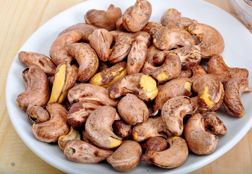 Ăn Tết lành mạnh: 5 loại hạt thơm ngon bổ dưỡng, ăn theo cách này để không bị tăng cân - Ảnh 3.