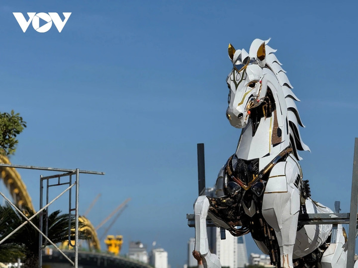 Ngắm linh vật ngựa đẹp, độc đ&aacute;o ở c&aacute;c tỉnh, th&agrave;nh dịp Tết B&iacute;nh Ngọ 2026 - Ảnh 12.